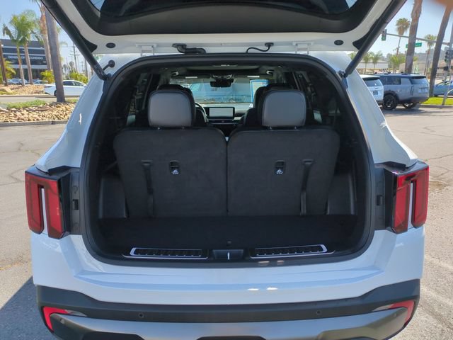 Certified 2025 Kia Sorento SX Prestige AWD/4WD image 32
