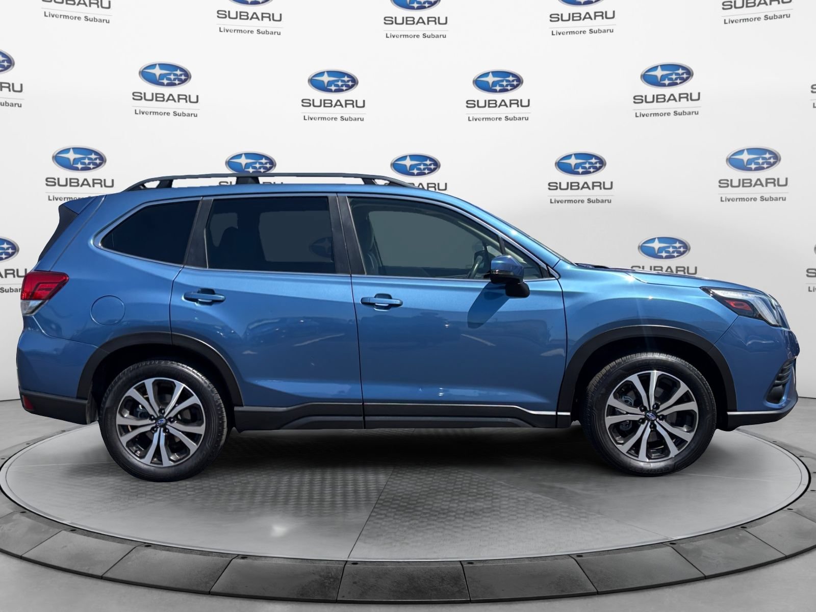 Used 2023 Subaru Forester Limited AWD/4WD image 6