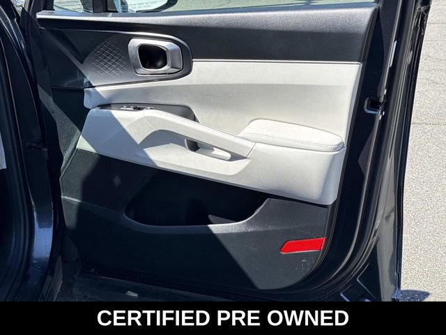 Used 2023 Kia Sorento S w/ Panoramic Sunroof Package FWD image 8