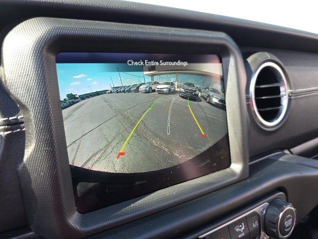 Used 2023 Jeep Wrangler Unlimited Sahara w/ Cold Weather Group image 26