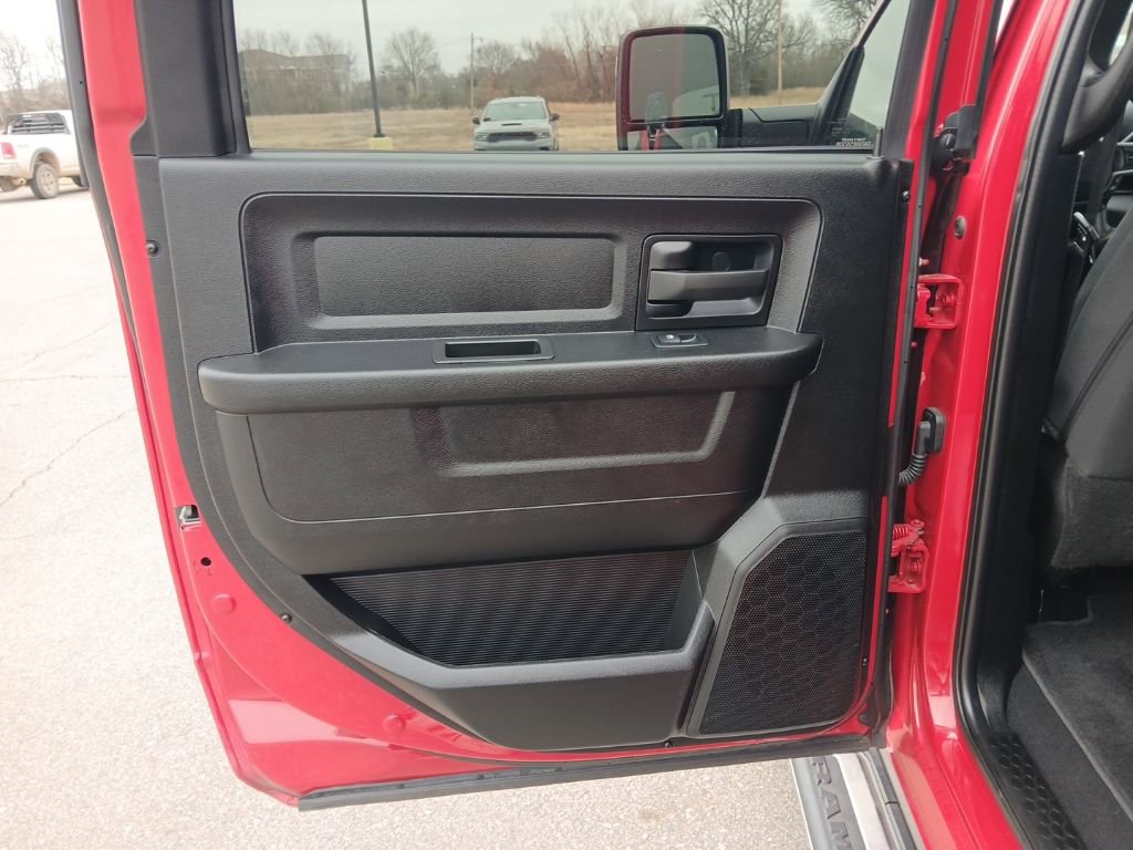 Used 2024 RAM 3500 Tradesman w/ Chrome Appearance Group image 36