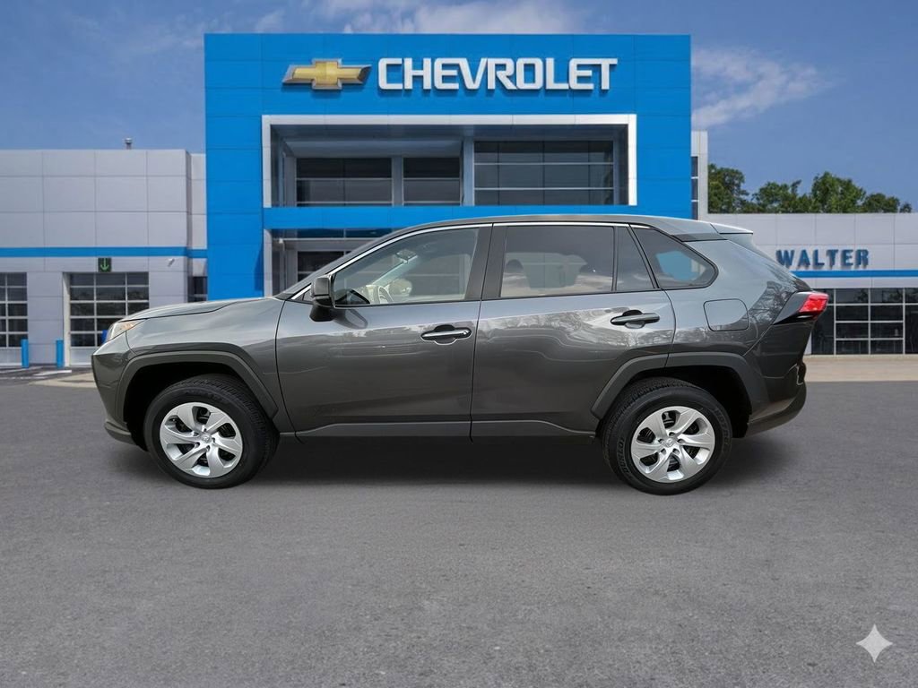 Used 2022 Toyota RAV4 LE image 2
