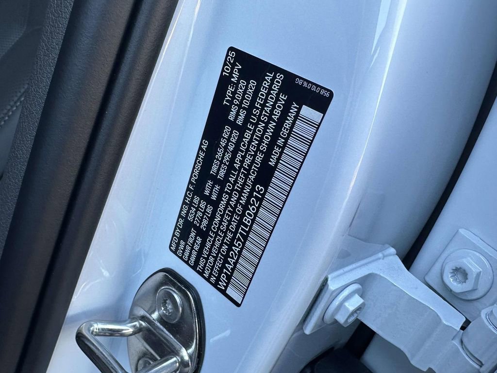 New 2026 Porsche Macan image 7