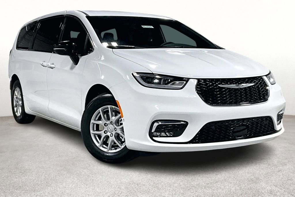 New 2026 Chrysler Pacifica Select video 1