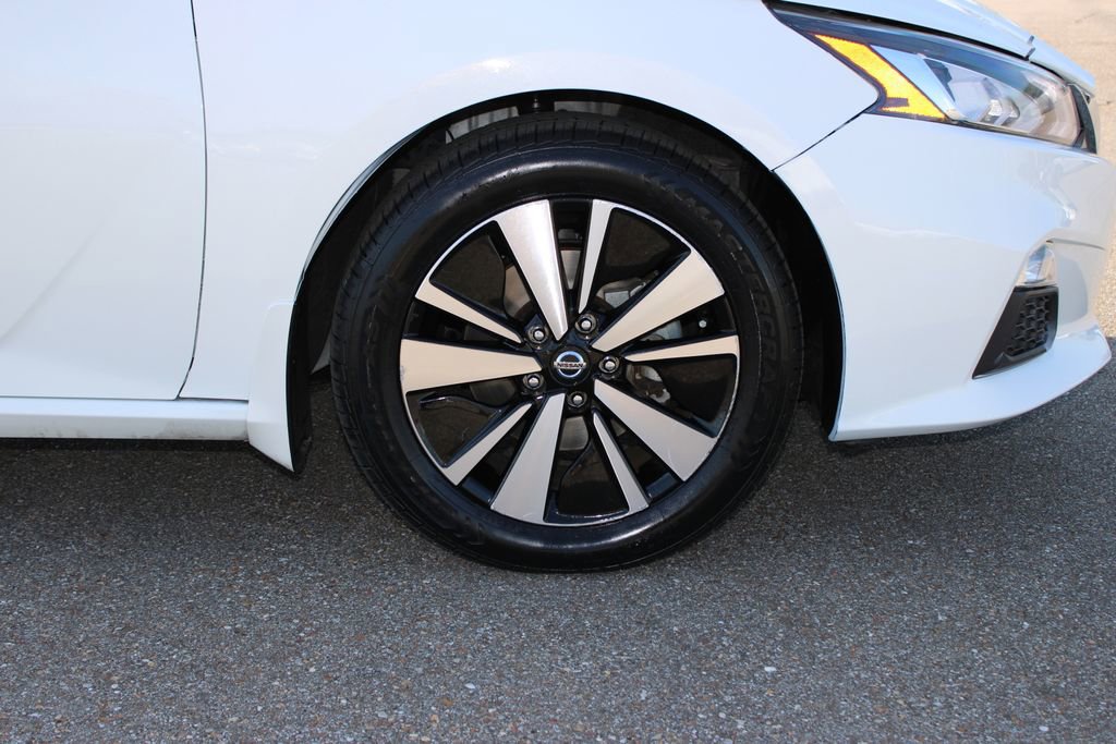 Used 2022 Nissan Altima 2.5 SV w/ SV Premium Package image 5