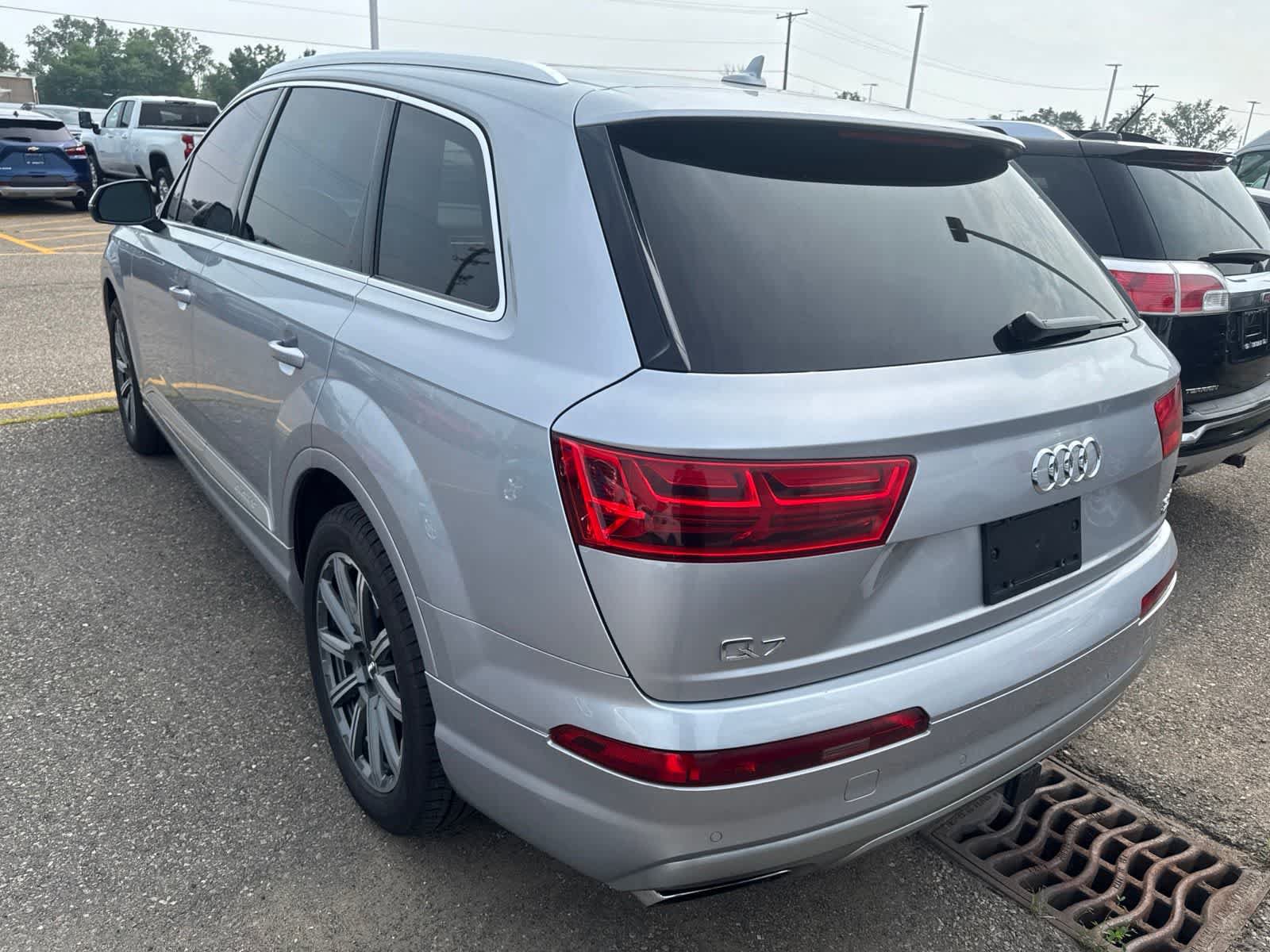 Used 2017 Audi Q7 3.0T Premium Plus w/ Premium Plus Package AWD/4WD image 14