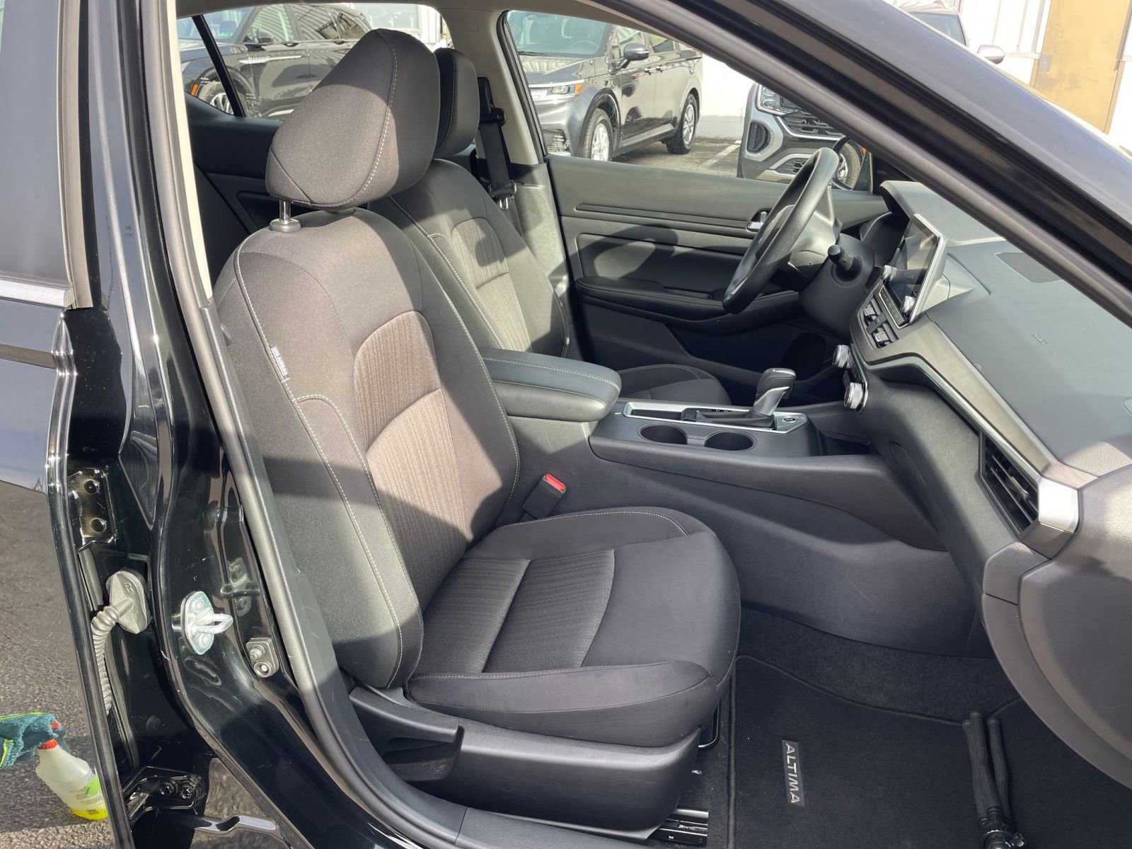 Used 2025 Nissan Altima 2.5 SV image 35