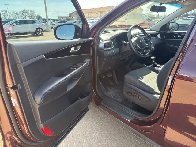 Used 2019 Kia Sorento S image 8