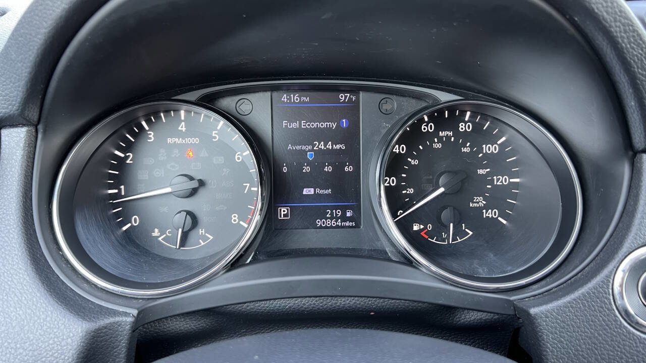 Used 2018 Nissan Rogue SV w/ Premium Package image 38