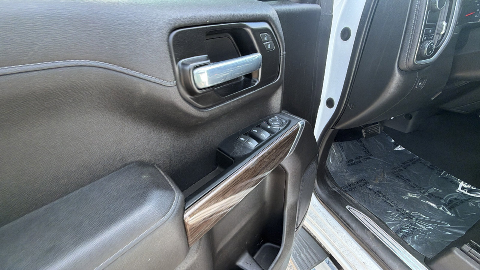 Used 2021 Chevrolet Silverado 1500 LT image 15
