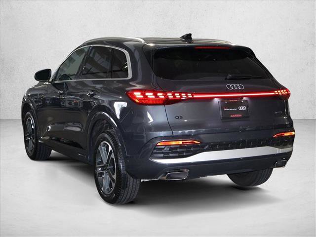 Used 2025 Audi Q5 Premium w/ Convenience Package image 9
