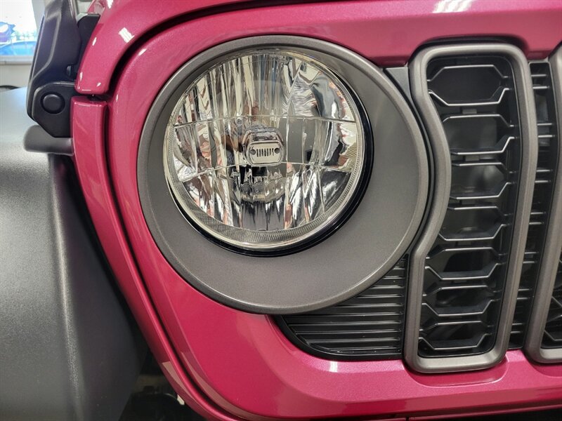 Used 2024 Jeep Wrangler Unlimited Sport AWD/4WD image 34
