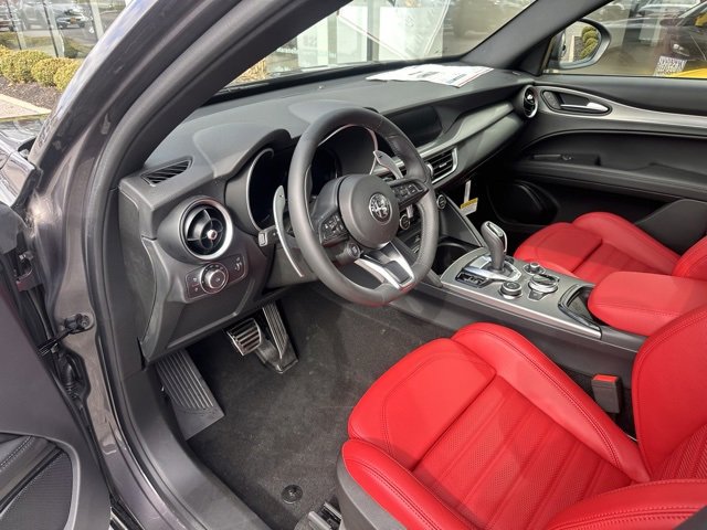 New 2025 Alfa Romeo Stelvio Sprint w/ Veloce Package image 13