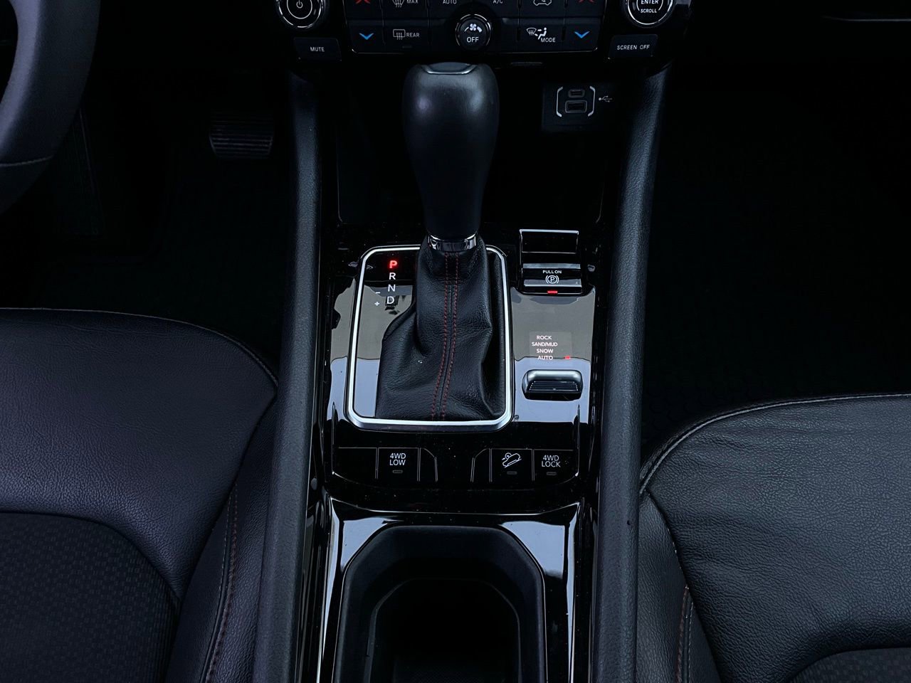 Used 2025 Jeep Compass Trailhawk w/ Trailer Tow Group image 14