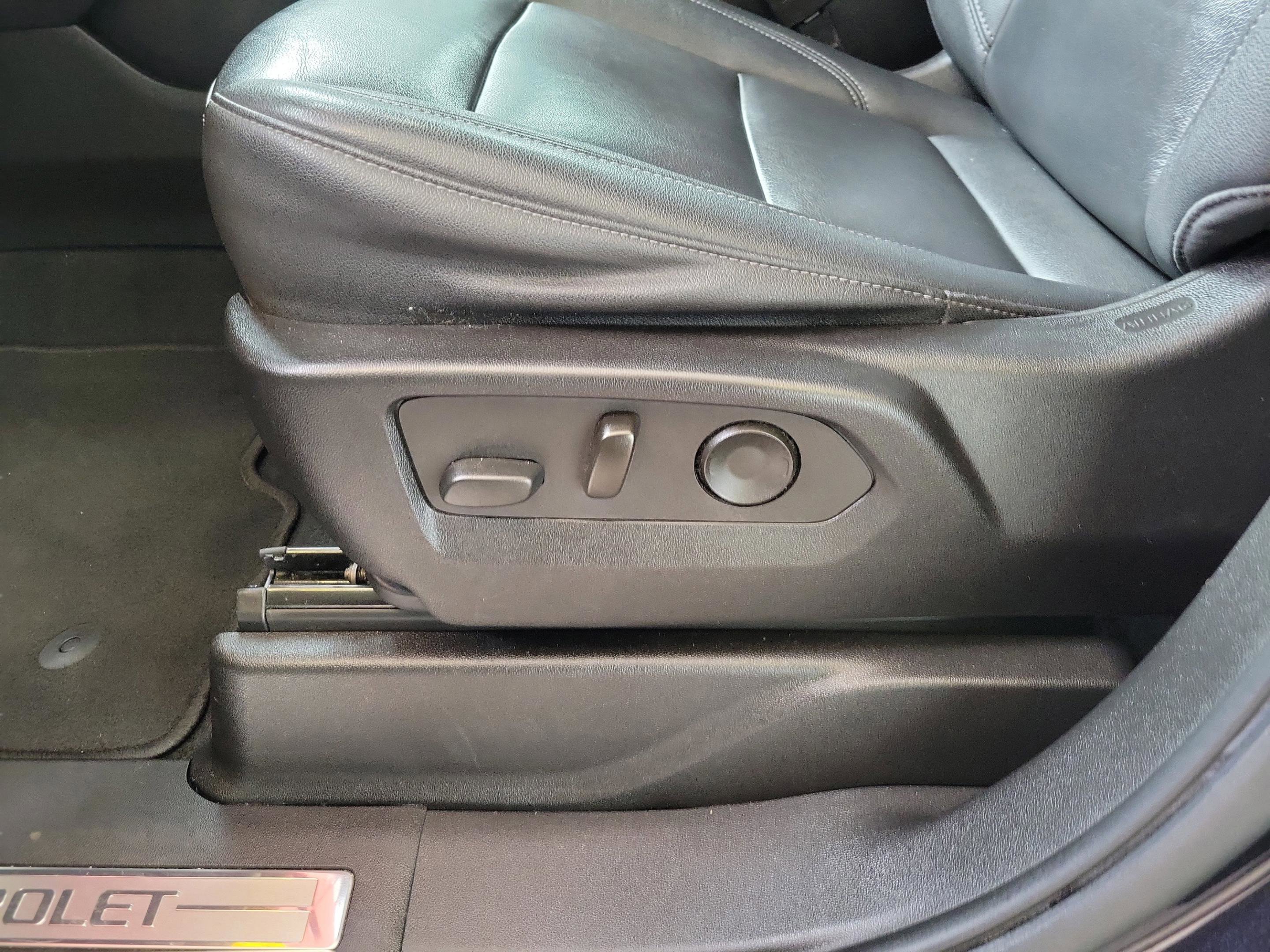 Used 2022 Chevrolet Tahoe Z71 w/ Luxury Package image 23