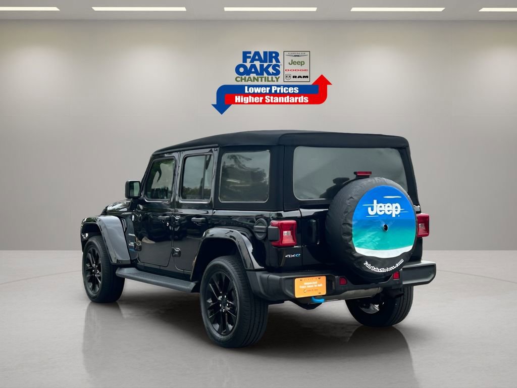 Used 2022 Jeep Wrangler Unlimited Sahara w/ Cold Weather Group image 9