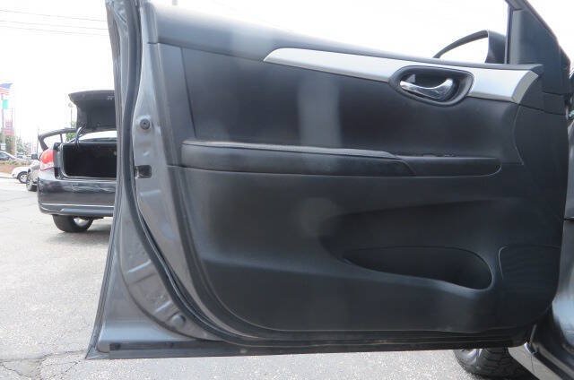 Used 2018 Nissan Sentra S FWD image 11