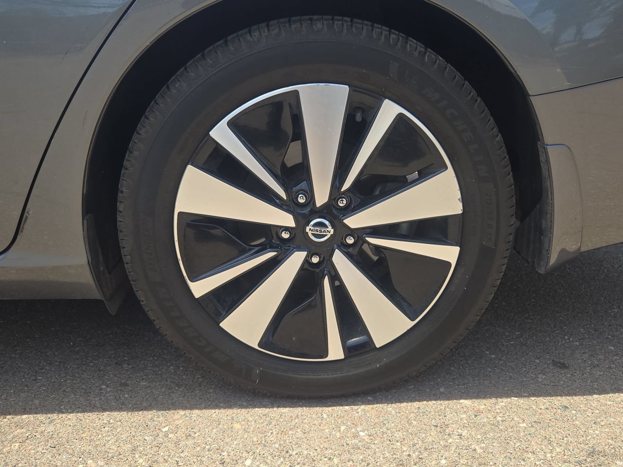 Used 2020 Nissan Altima 2.5 SV FWD image 19