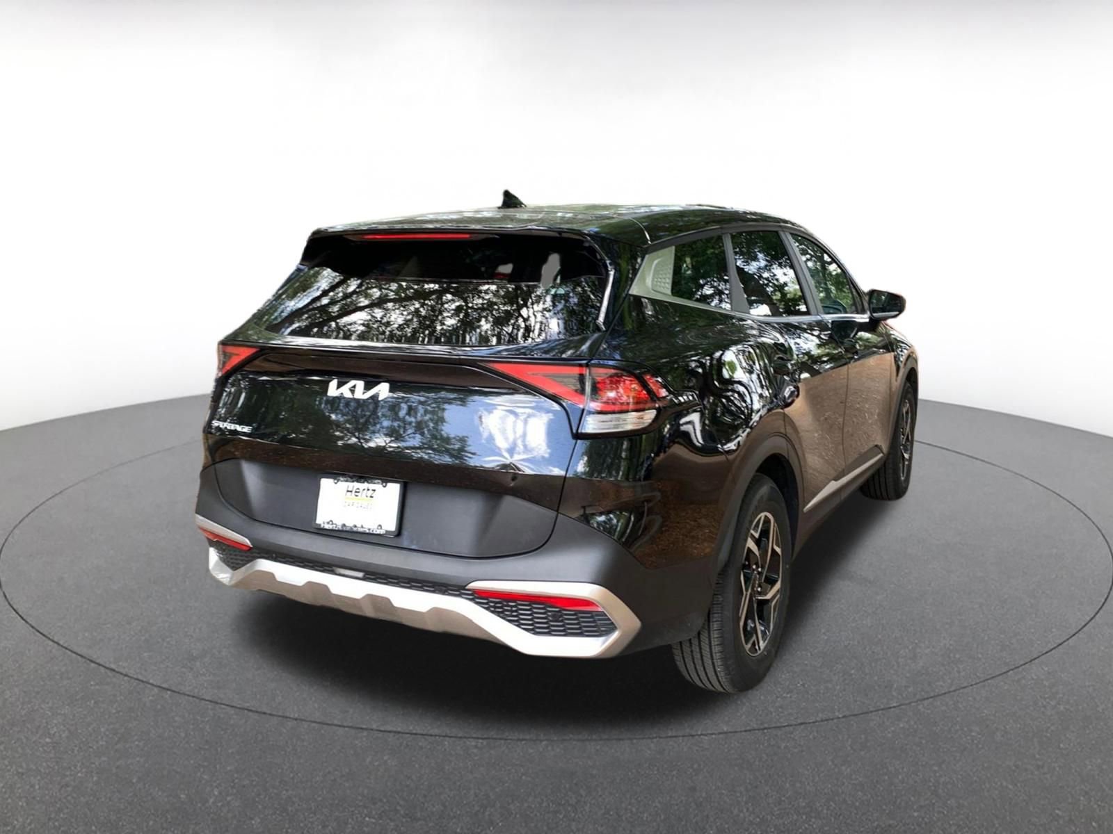 Used 2025 Kia Sportage LX image 7