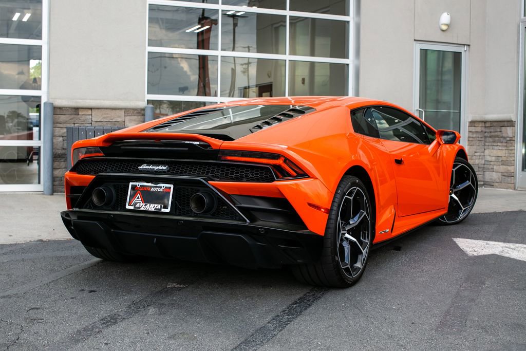 Used 2021 Lamborghini Huracan EVO image 10
