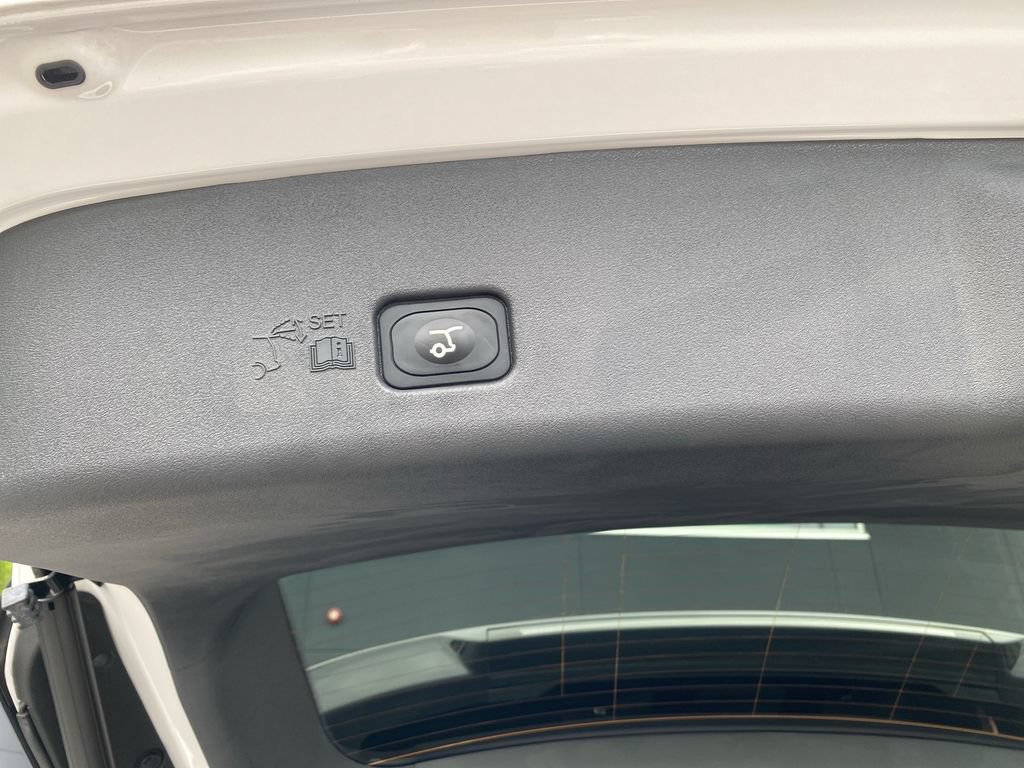 Used 2025 Lincoln Nautilus Reserve AWD/4WD image 36