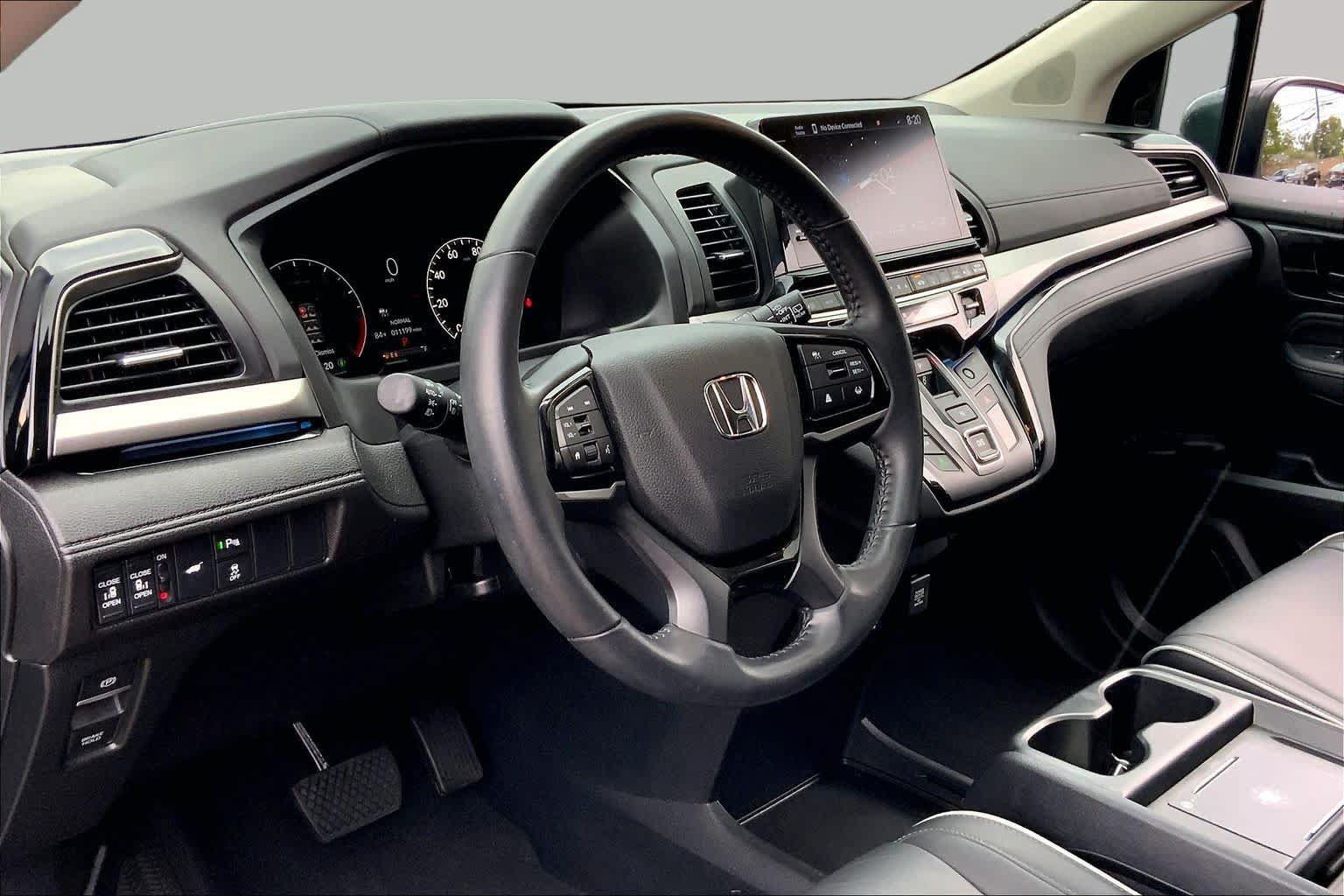 Used 2025 Honda Odyssey Touring image 18