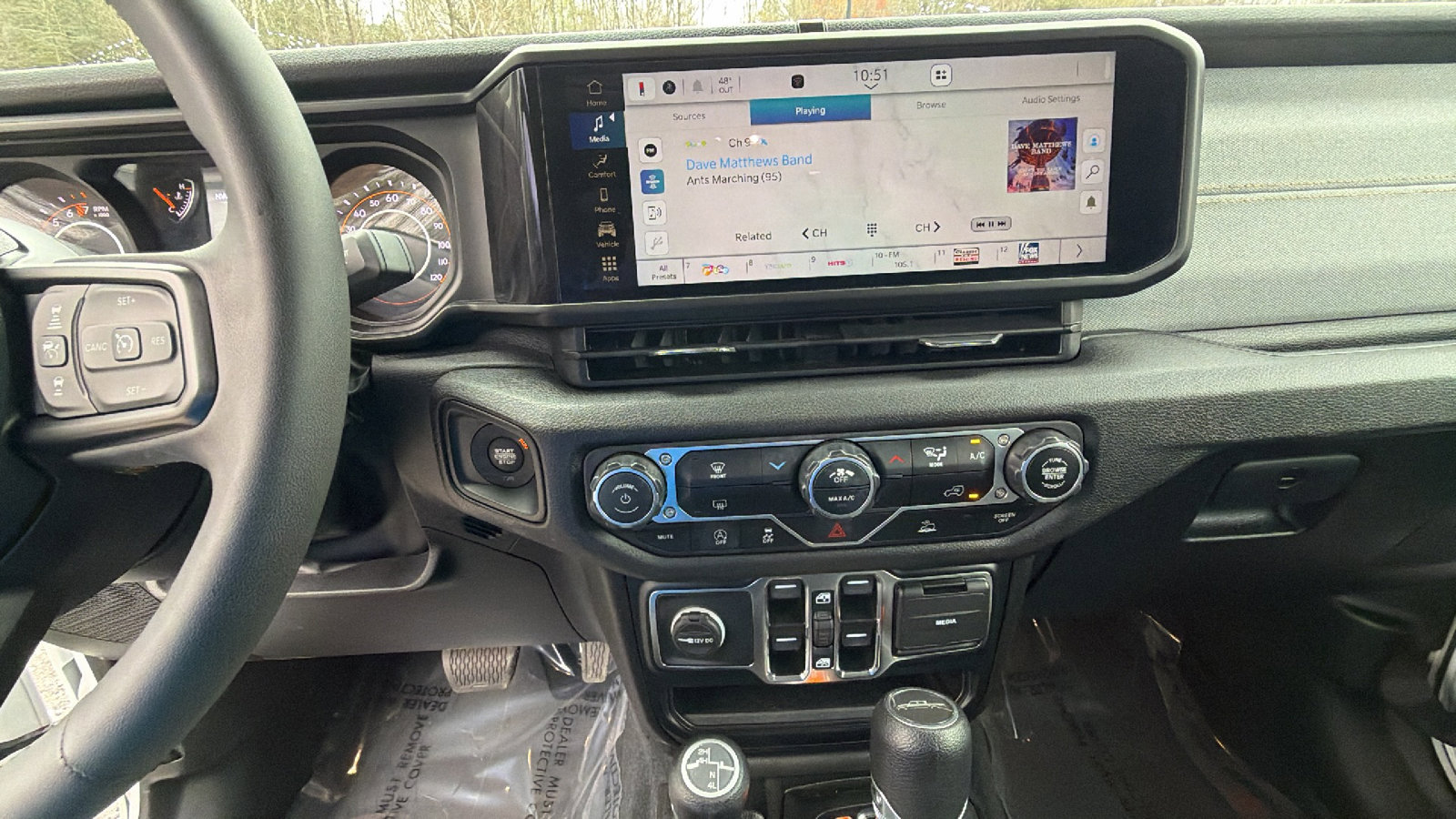 Used 2024 Jeep Gladiator Sport image 31