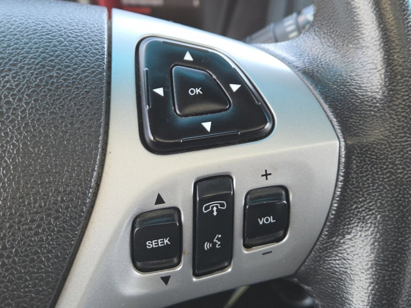 Used 2014 Ford Explorer XLT w/ Equipment Group 202A image 30