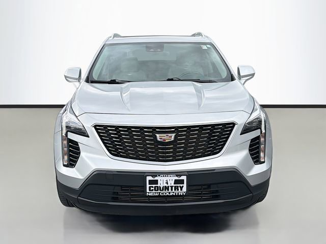 Used 2020 Cadillac XT4 Luxury w/ Cold Weather Package image 2