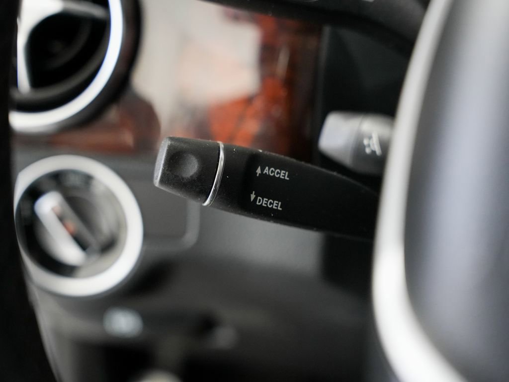 Used 2013 Mercedes-Benz GLK 350 4MATIC image 19