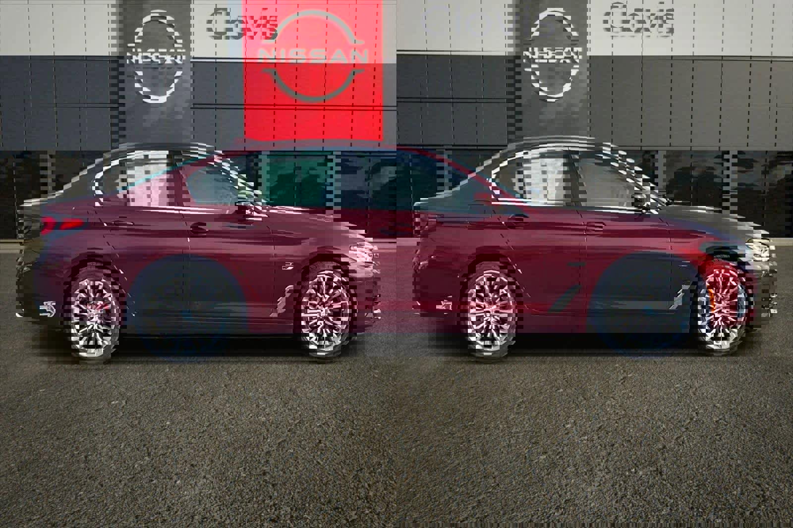 Used 2023 BMW 530e image 9