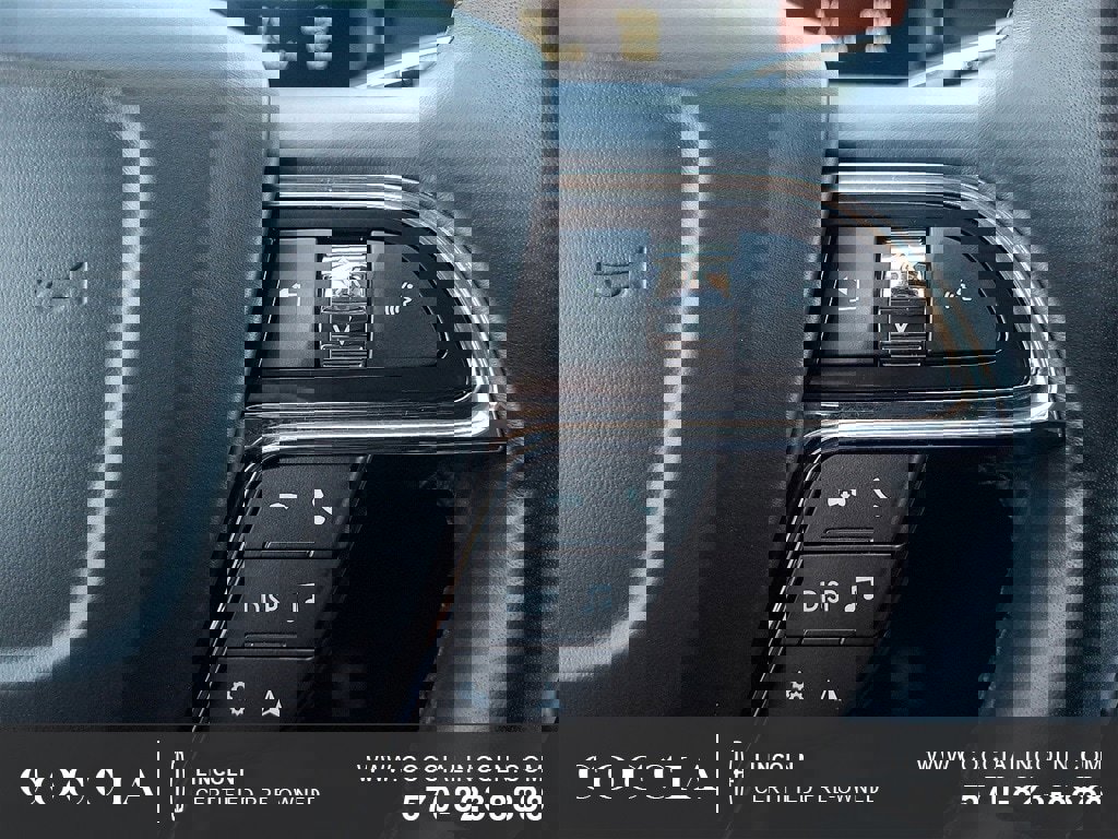 Certified 2023 Lincoln Nautilus Reserve image 23