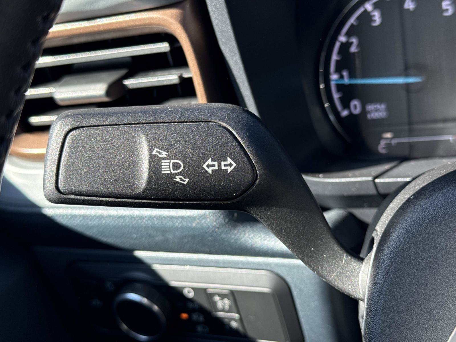 Used 2022 Ford Maverick Lariat image 10