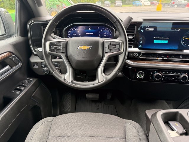 Used 2024 Chevrolet Silverado 1500 LT AWD/4WD image 15
