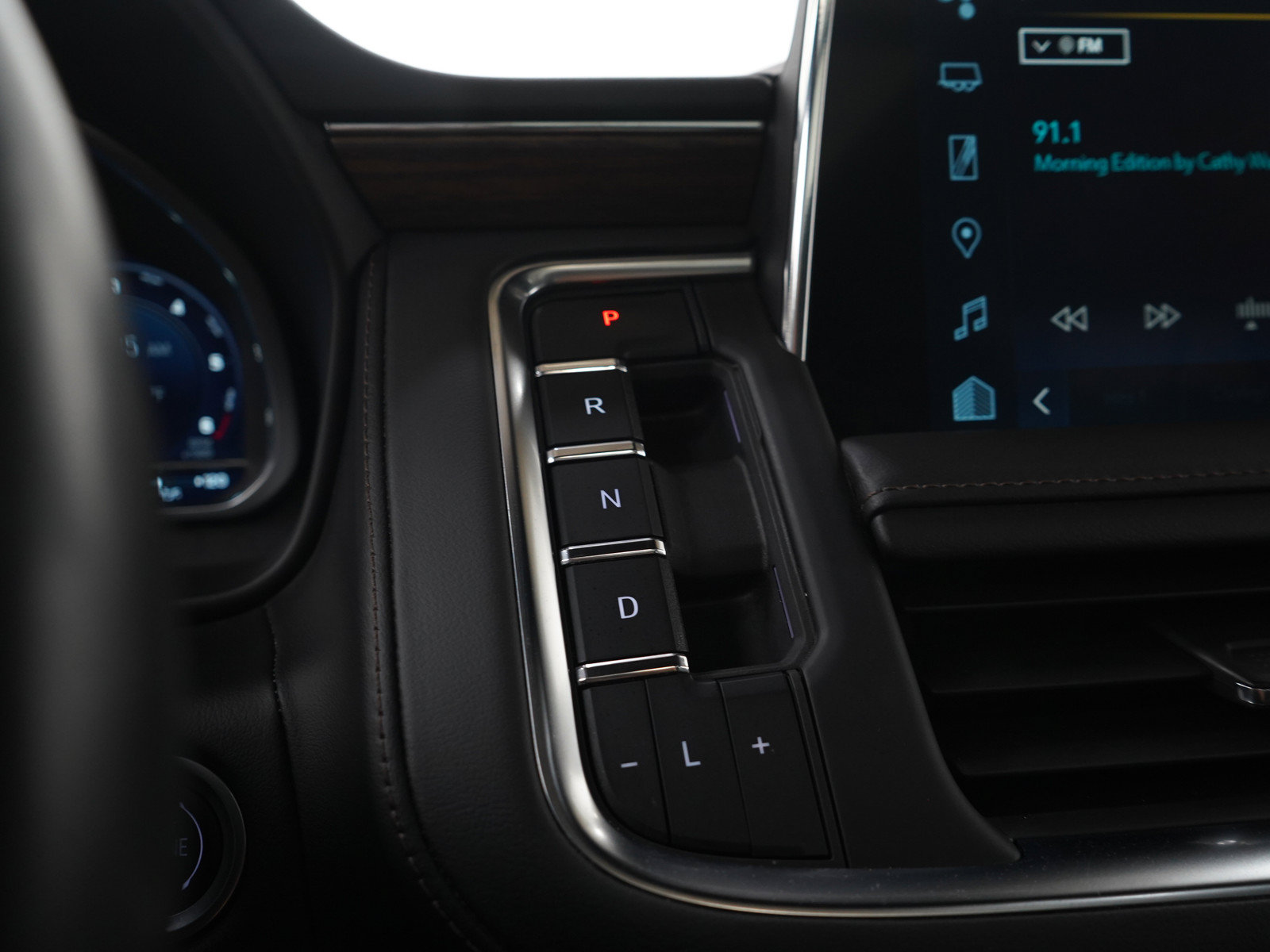 Used 2023 Chevrolet Tahoe High Country w/ Premium Package 2 AWD/4WD image 28