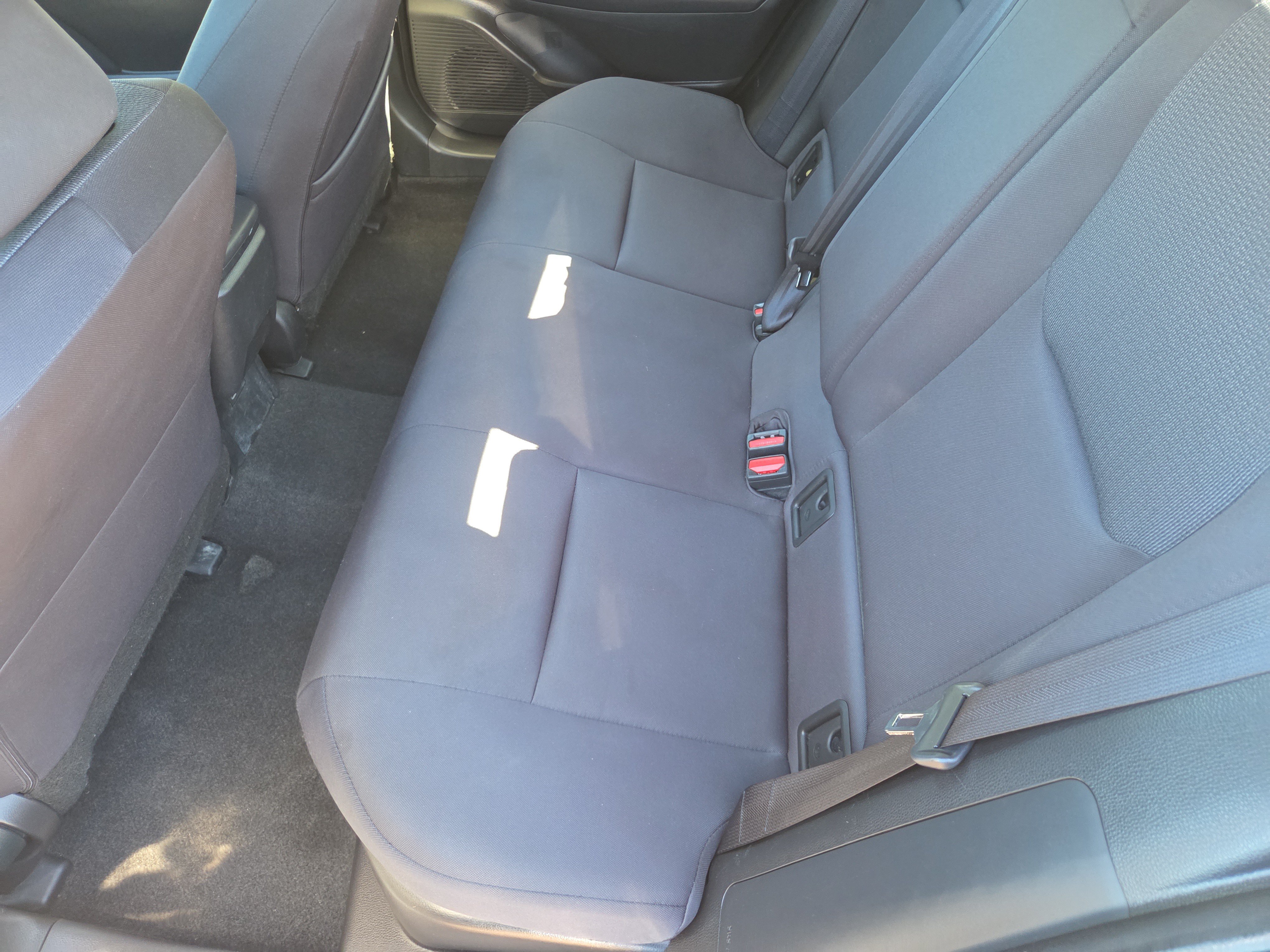 Certified 2025 Toyota Prius LE FWD image 18