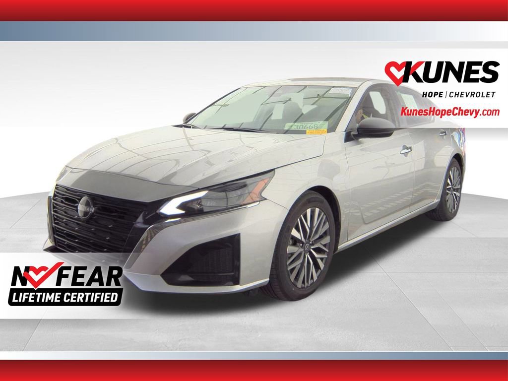 Used 2024 Nissan Altima 2.5 SV