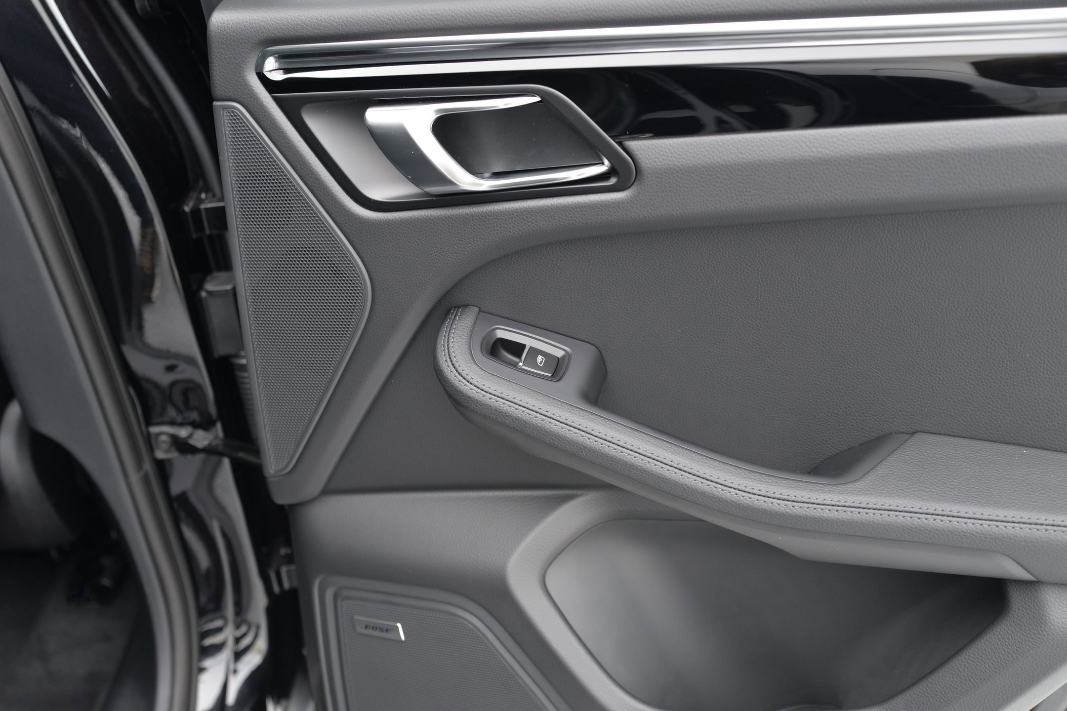 New 2026 Porsche Macan image 26