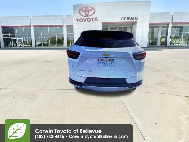 Used 2023 Chevrolet Blazer LT image 2