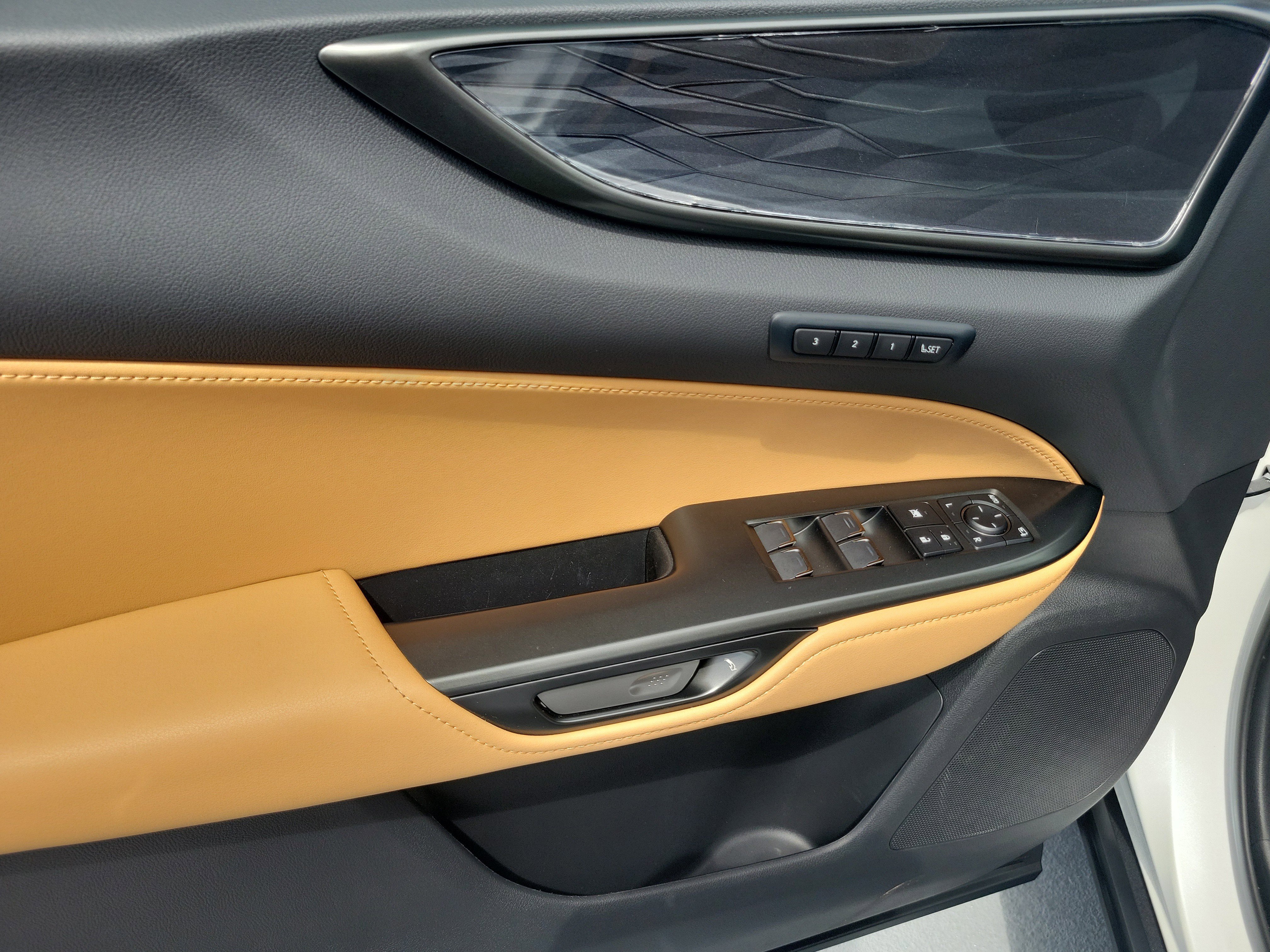 Certified 2025 Lexus NX 250 FWD w/ Accessory Package (K3) image 19