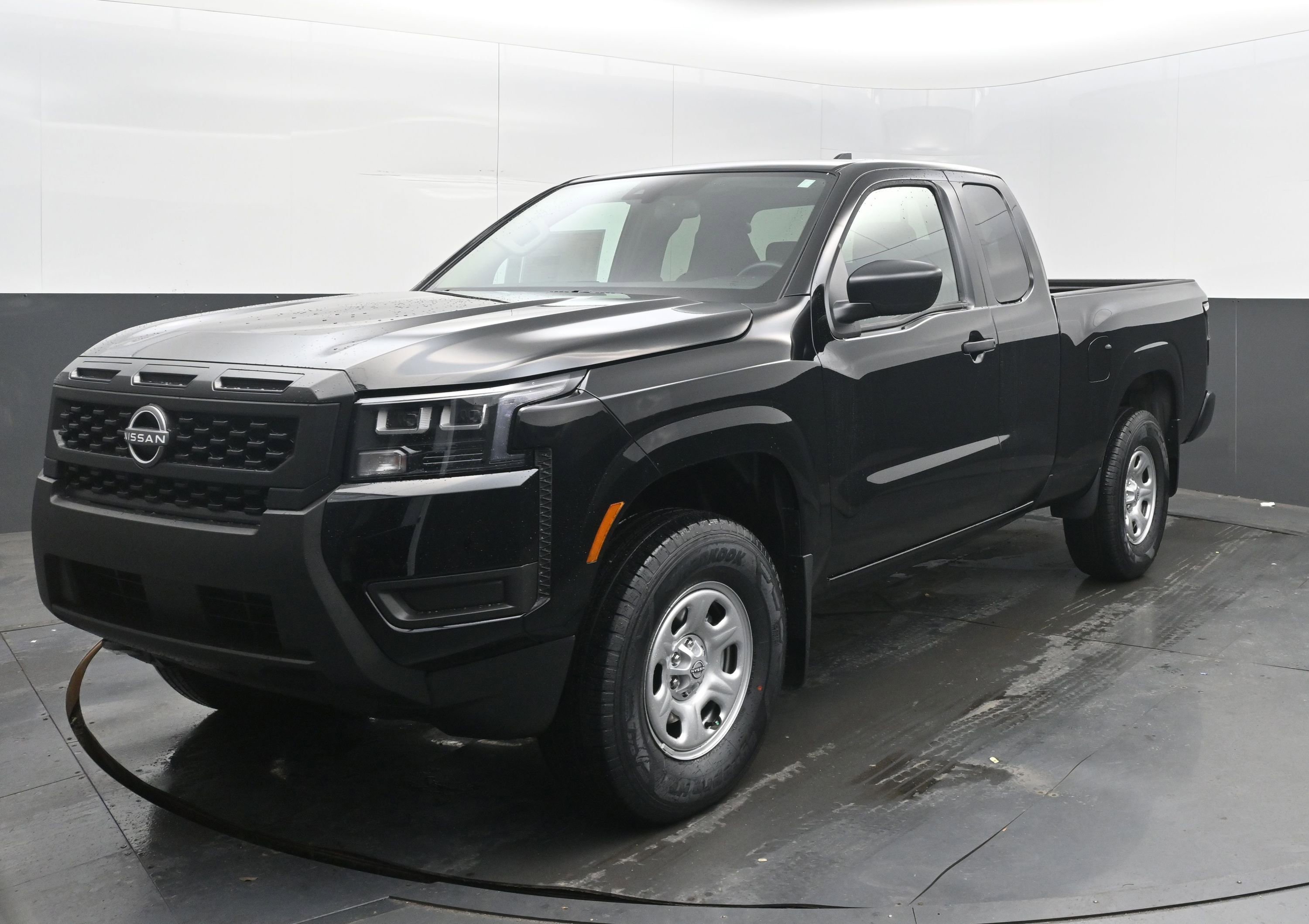 New 2026 Nissan Frontier S image 3