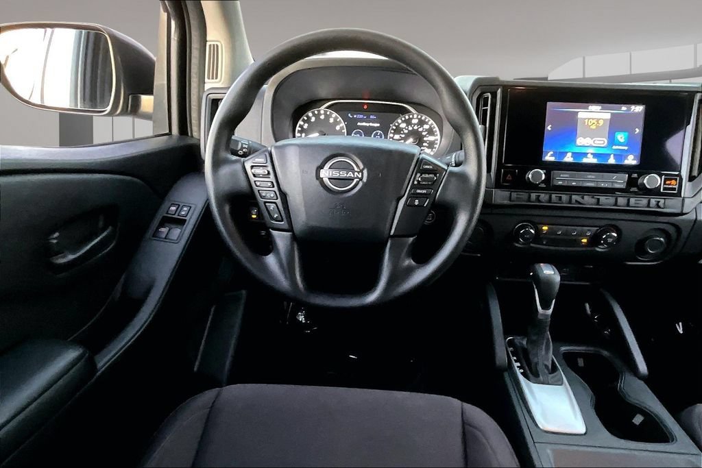Used 2025 Nissan Frontier S RWD image 9
