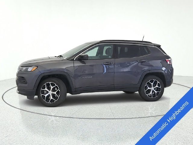 Used 2024 Jeep Compass Limited AWD/4WD image 2
