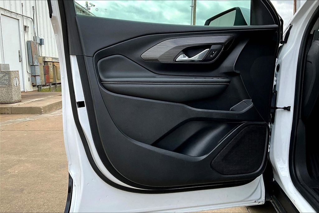 Used 2024 GMC Terrain SLE image 21