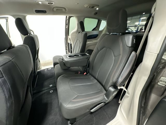 Used 2018 Chrysler Pacifica Touring Plus w/ Tire & Wheel Group image 19