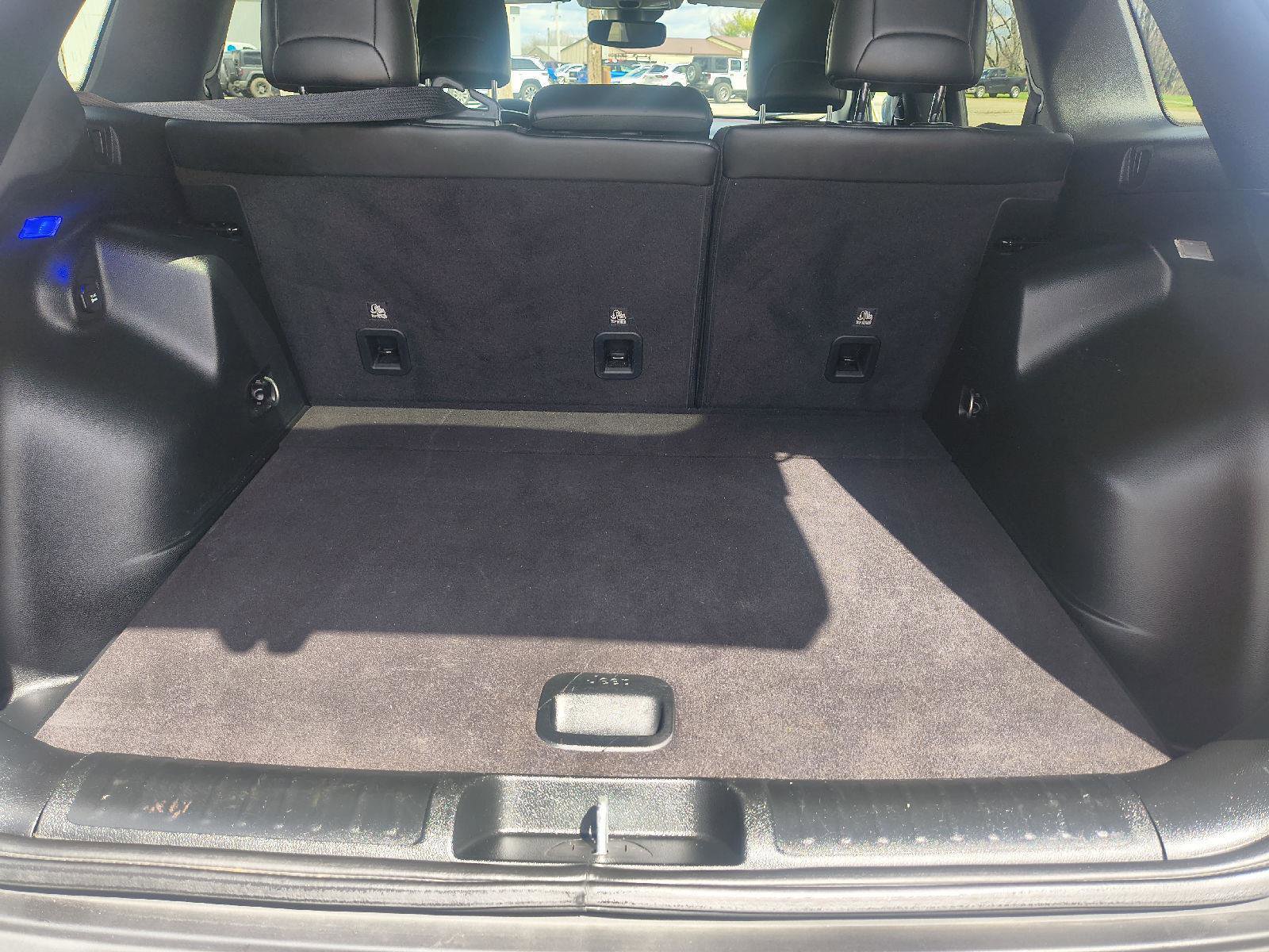 Used 2022 Jeep Cherokee Trailhawk w/ Premium Leather Package image 28