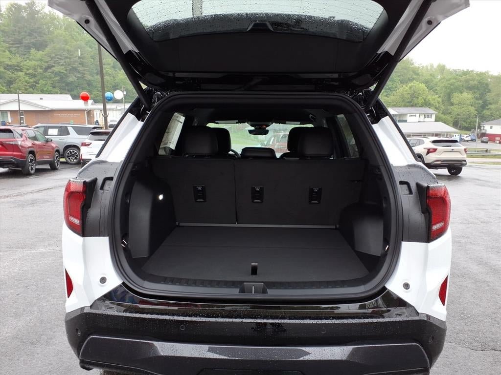 New 2026 GMC Terrain AT4 w/ Technology Package II AWD/4WD image 8
