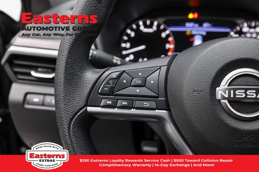 Used 2024 Nissan Altima 2.5 SV FWD image 16