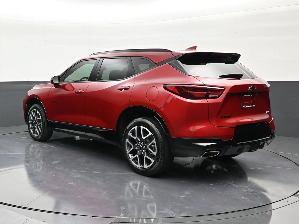 Used 2025 Chevrolet Blazer RS FWD image 3