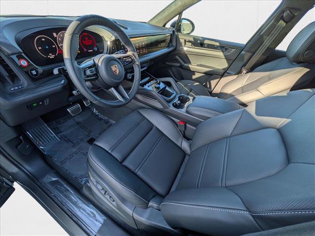 New 2025 Porsche Cayenne GTS image 4